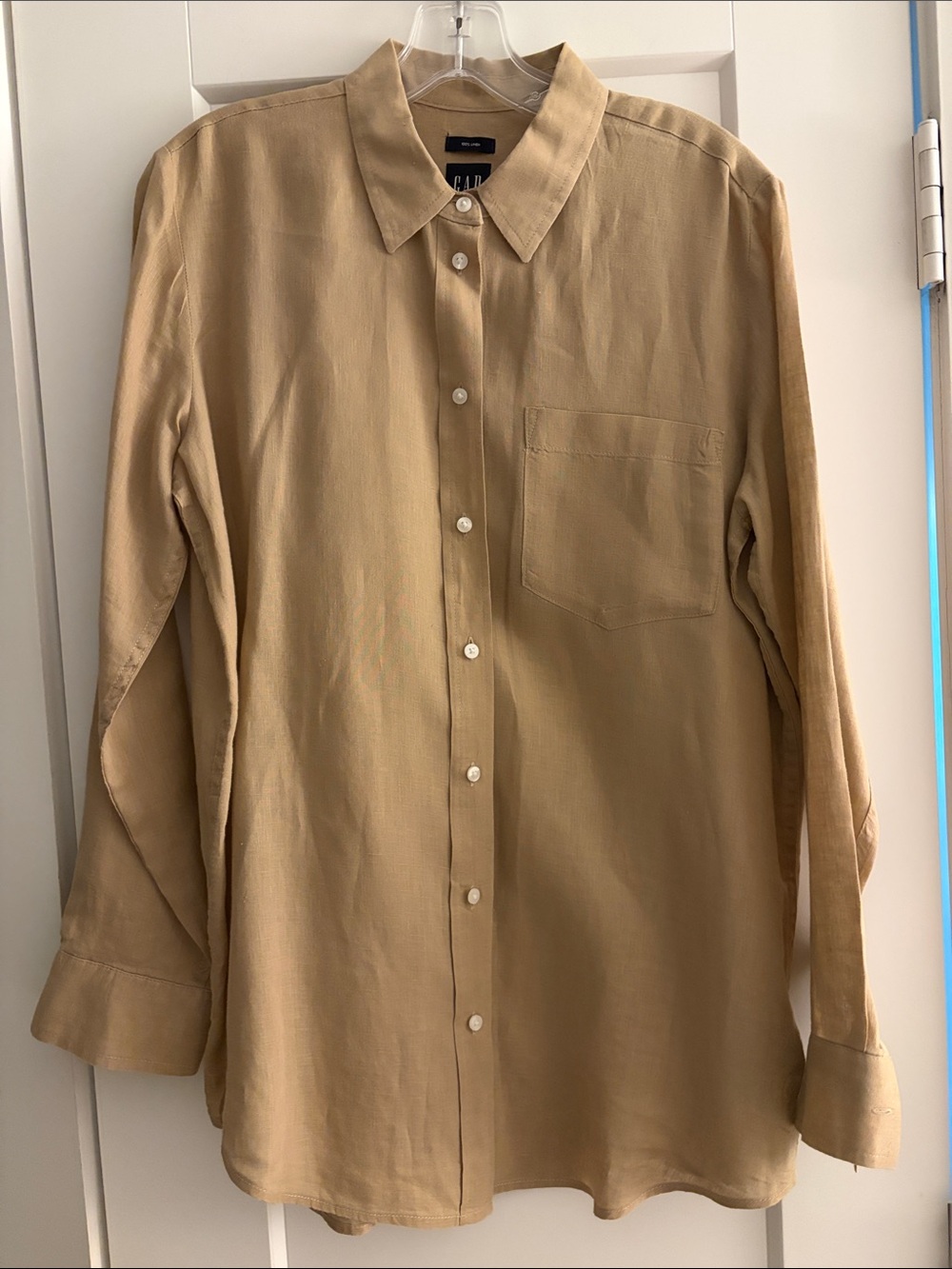 GAP Women’s Khaki button down shirt size small, freshly washed and ironed